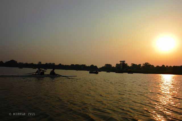 Shop at tourist attraction Sukhna Lake: Souvenir shops