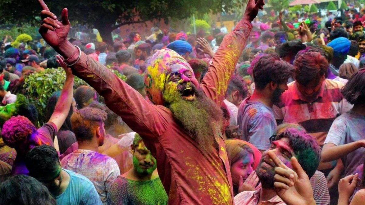 Wondering where to go this HOLI? Know these Holi Party Places in Chandigarh