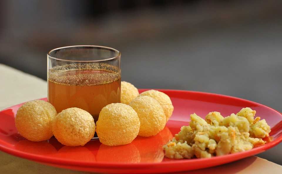 Your love for food burning your pockets? Check out these amazing places where you can get food under Rs. 200 in Chandigarh.