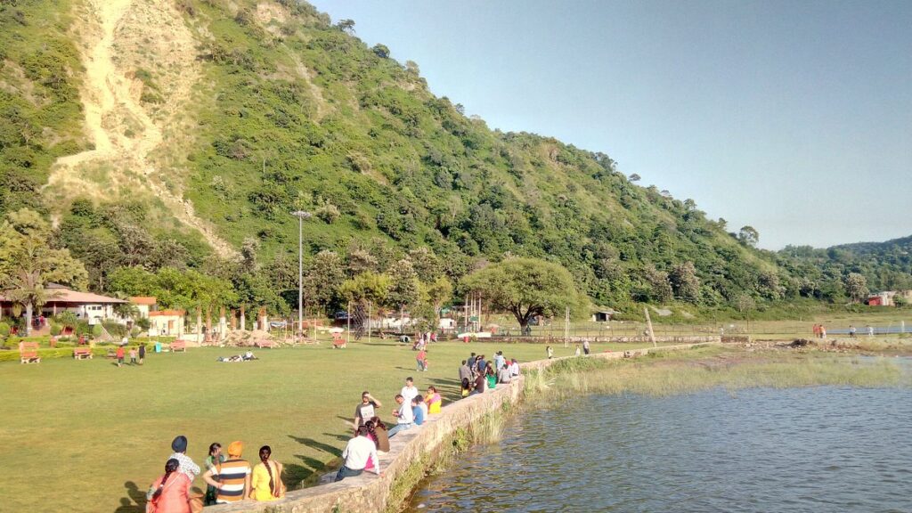 Tikkar Taal picnic spots near Chandigarh 